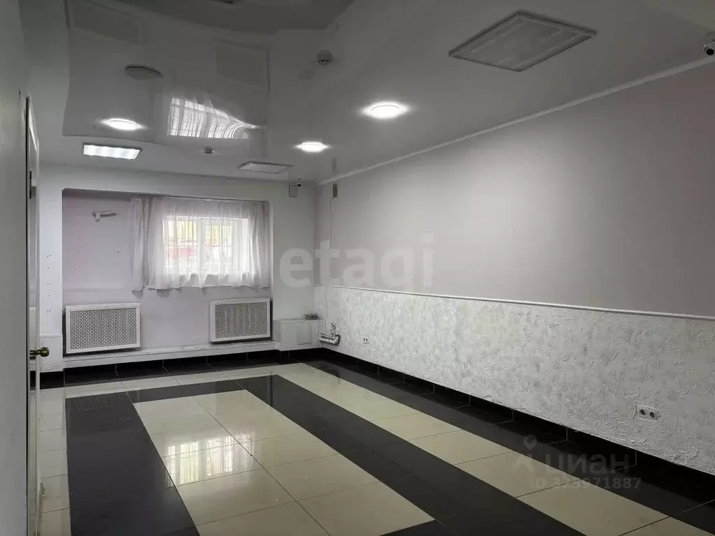 Помещение свободного назначения в Тюменская область, Тюмень ул. ... - Фото 1