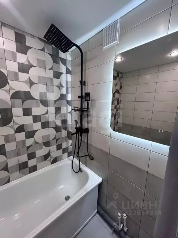 1-к кв. Челябинская область, Челябинск ул. Салавата Юлаева, 3 (33.3 м) - Фото 1