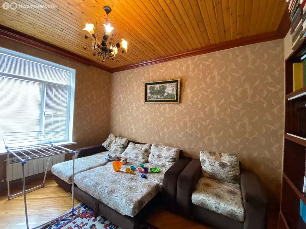 Дом в посёлок городского типа Семендер, Порт-Петровская улица, 42 (300 ... - Фото 1
