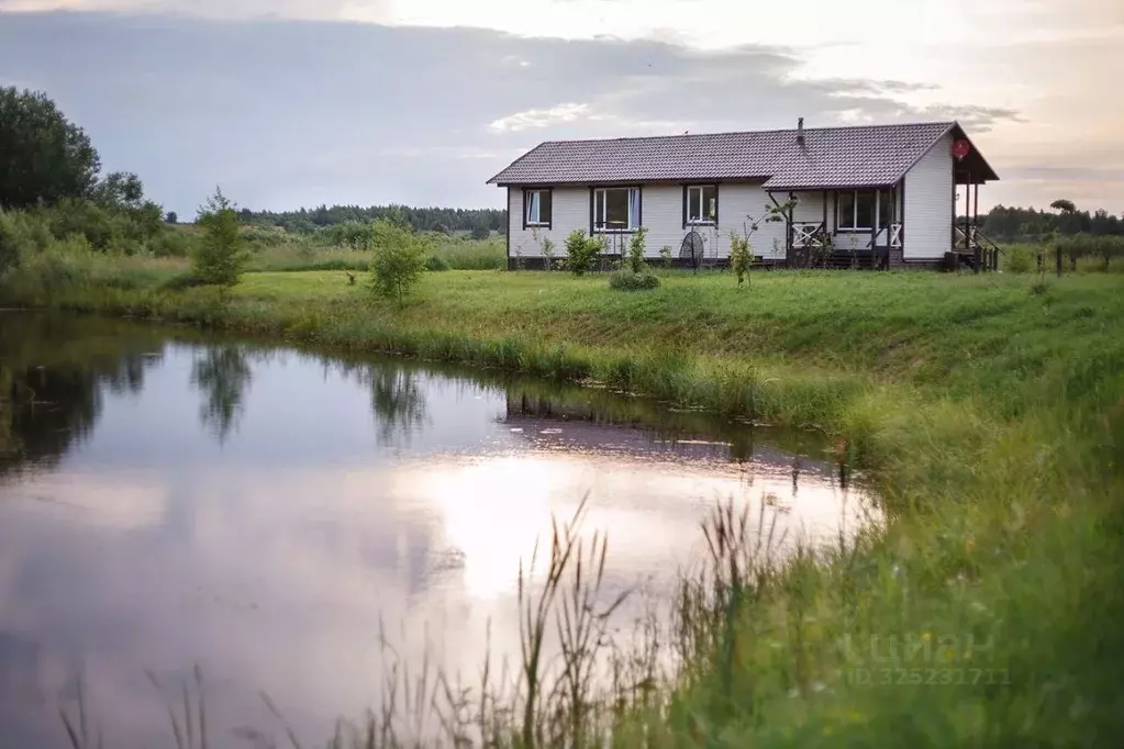 3-к кв. Псковская область, Пушкинские Горы рп ул. Льнозаводская, 20 ... - Фото 2