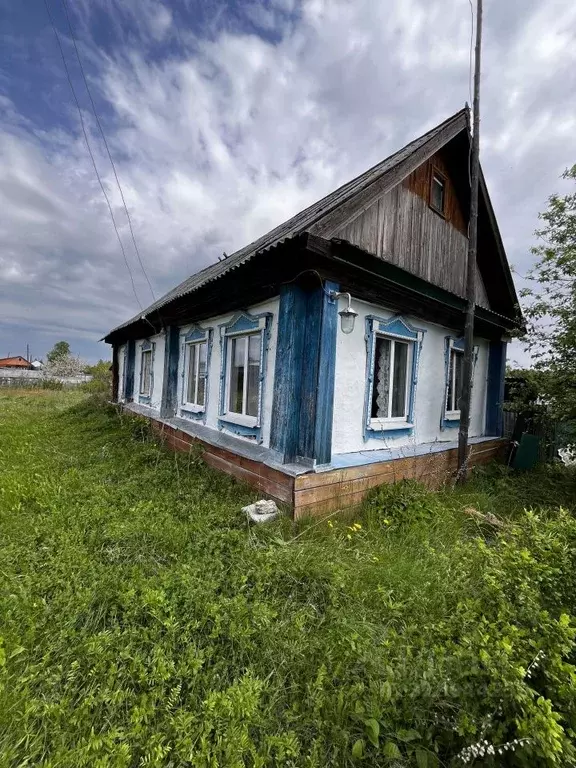 Дом в Свердловская область, Малышевский муниципальный округ, пос. ... - Фото 0