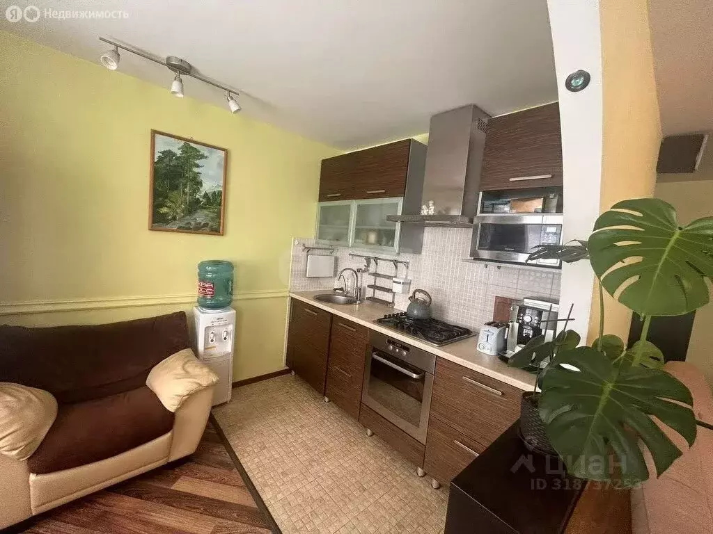 3-комнатная квартира: Ростов-на-Дону, Таганрогская улица, 122 (66.7 м) - Фото 1
