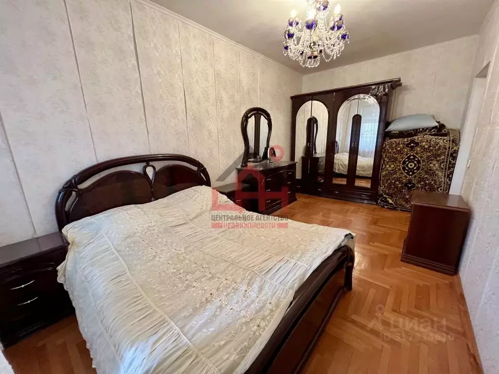 2-к кв. Ставропольский край, Ессентуки Новопятигорская ул., 8 (85.0 м) - Фото 0