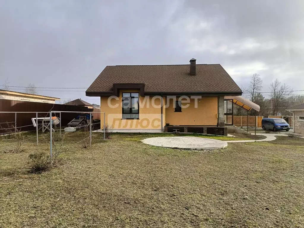 Дом в Белгородская область, Старооскольский городской округ, с. ... - Фото 1