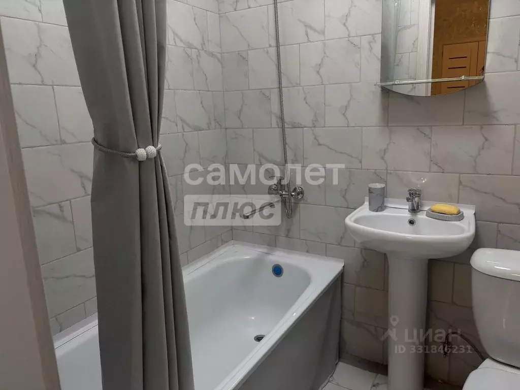2-к кв. Кабардино-Балкария, Нальчик ул. Шогенова, 50 (65.0 м) - Фото 2