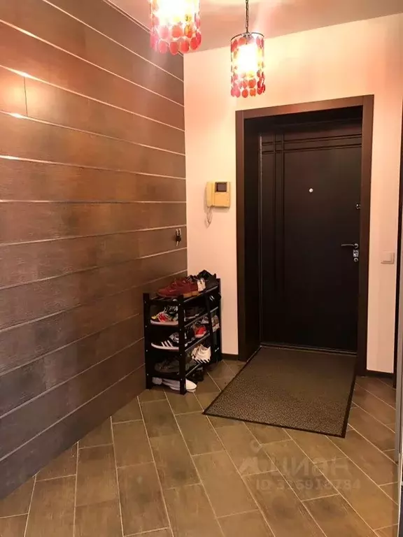 2-к кв. Омская область, Омск просп. Комарова, 14 (60.0 м) - Фото 1