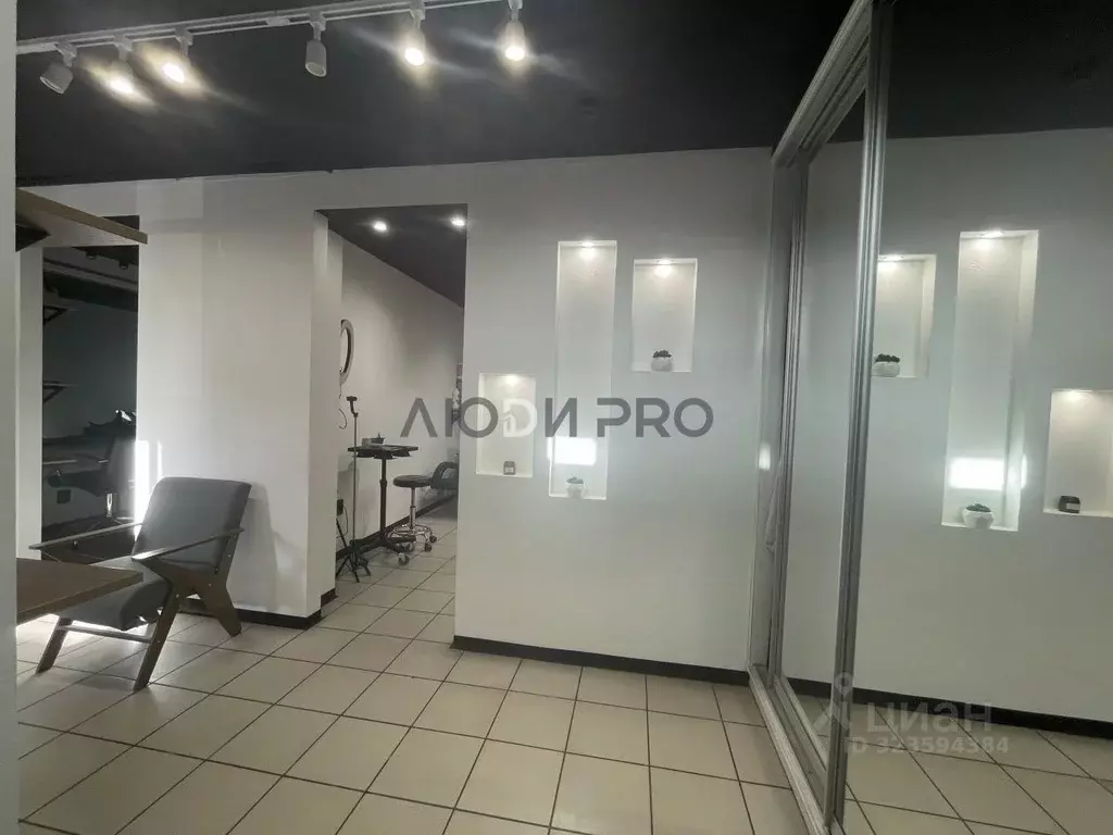 Помещение свободного назначения в Саратовская область, Энгельс ул. ... - Фото 1