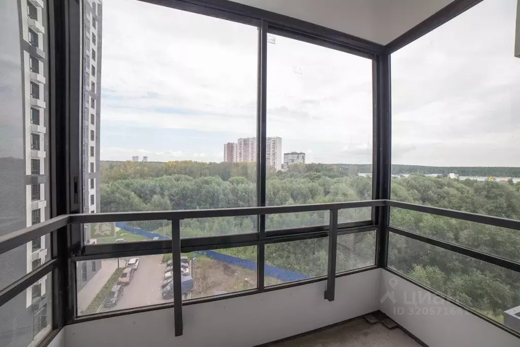 Студия Свердловская область, Екатеринбург ул. Хуторская, 1/3 (20.0 м) - Фото 1