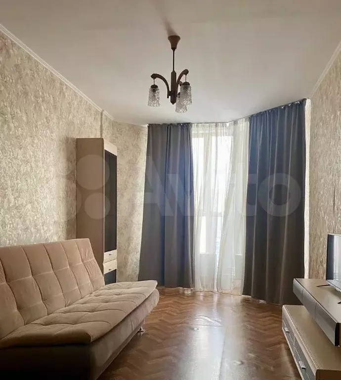 1-к. квартира, 42 м, 4/18 эт. - Фото 1