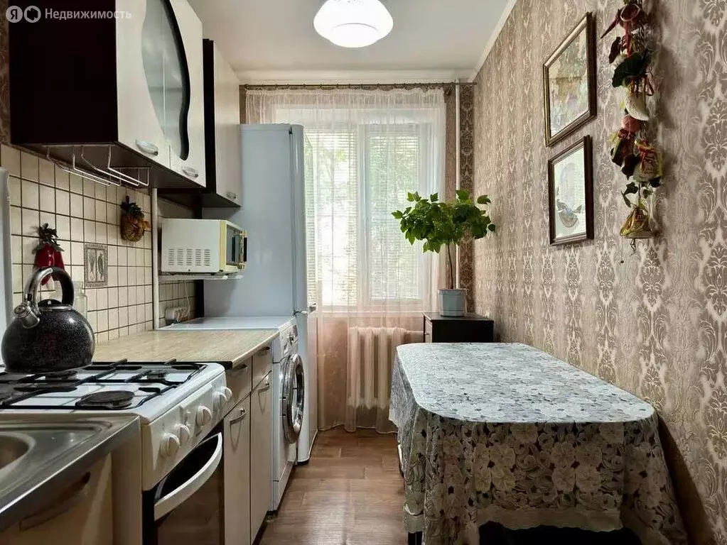 2-комнатная квартира: Волжский, улица 40 лет Победы, 61 (44.2 м) - Фото 1