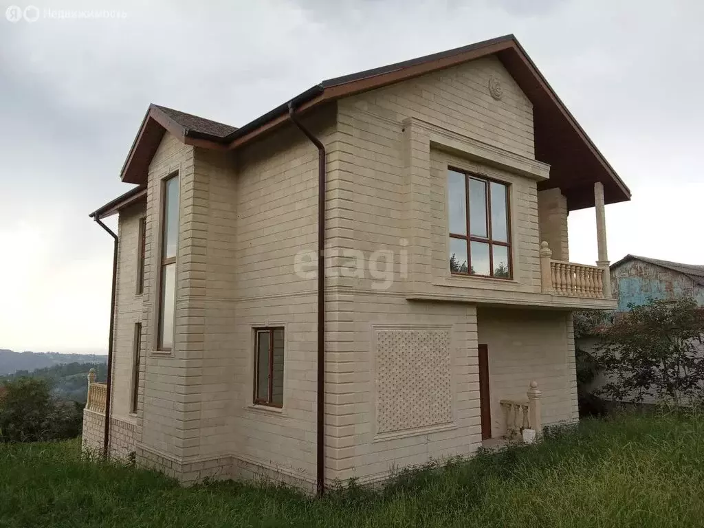 Дом в село Нижняя Шиловка, улица Спутник (317.1 м) - Фото 0