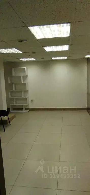 Офис в Тюменская область, Тюмень ул. Мельникайте, 129Б (48 м) - Фото 1