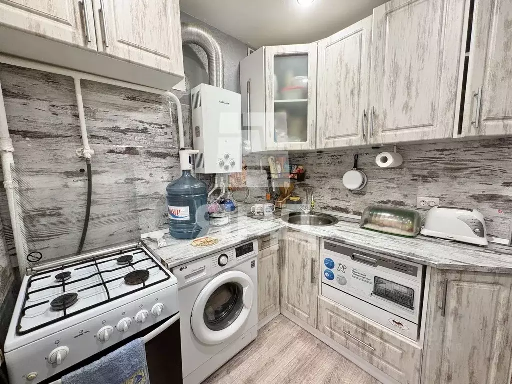 3-к кв. Ростовская область, Таганрог ул. Пальмиро Тольятти (56.3 м) - Фото 2