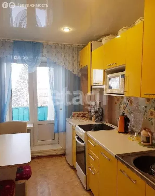 3-комнатная квартира: село Майма, улица 50 лет Победы, 4 (64 м) - Фото 1