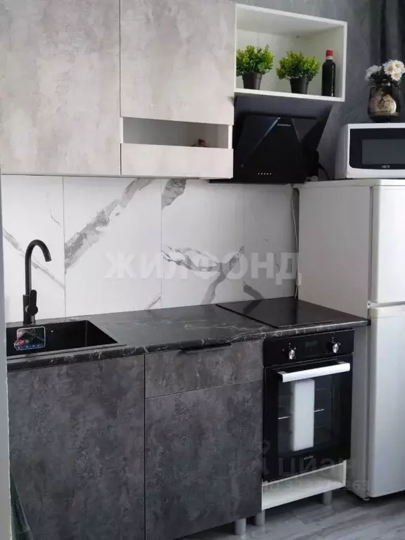 2-к кв. Новосибирская область, Новосибирск Гурьевская ул., 37 (45.0 м) - Фото 1