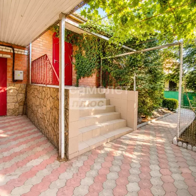 Дом в Краснодарский край, Приморско-Ахтарск ул. Гагарина (290 м) - Фото 1