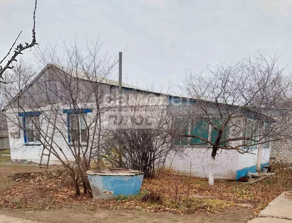 Дом в Калмыкия, Октябрьский район, пос. Большой Царын ул. Ломоносова, ... - Фото 2