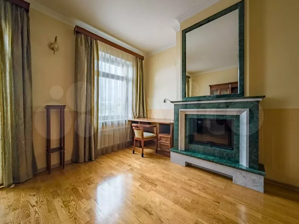 3-к. квартира, 130 м, 4/7 эт. - Фото 1