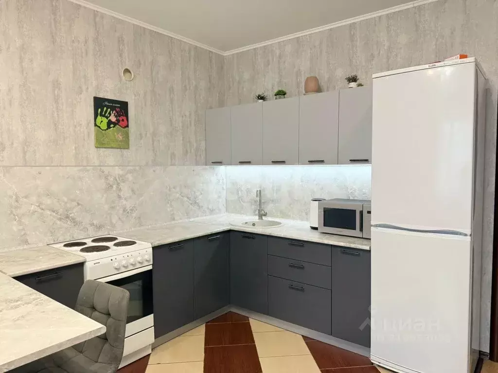 1-к кв. Тюменская область, Тюмень Солнечный проезд, 7 (50.0 м) - Фото 0