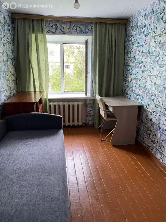 3-комнатная квартира: Артёмовский, улица Гагарина, 13 (58.9 м) - Фото 1