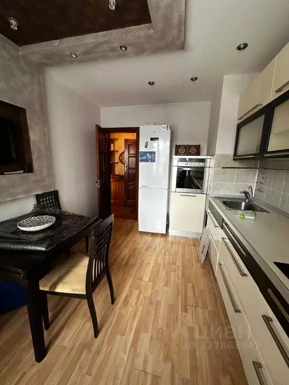 3-к кв. Ульяновская область, Ульяновск просп. Врача Сурова, 1 (65.0 м) - Фото 1