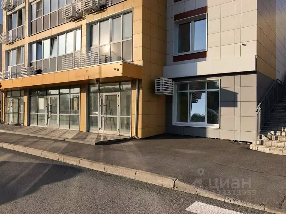 Помещение свободного назначения в Татарстан, Казань ул. Азата ... - Фото 1