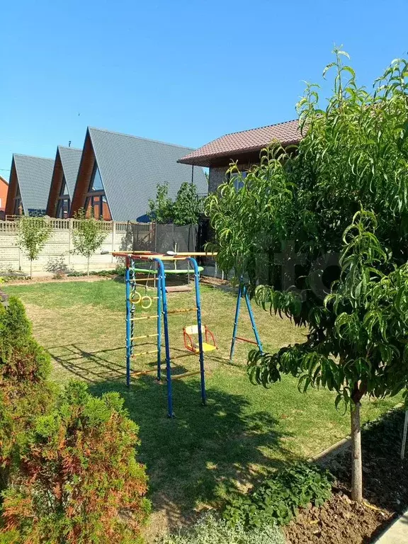 Комната 40 м, 1/2 эт. - Фото 1