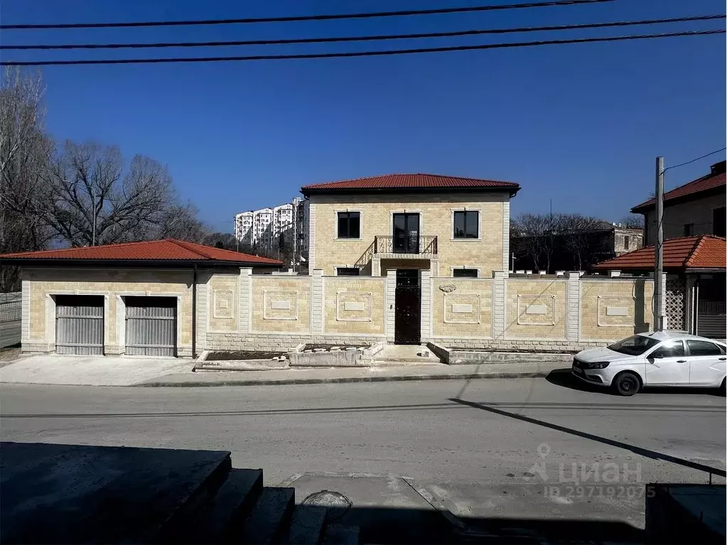 Дом в Севастополь ул. Академическая, 41 (250 м) - Фото 1