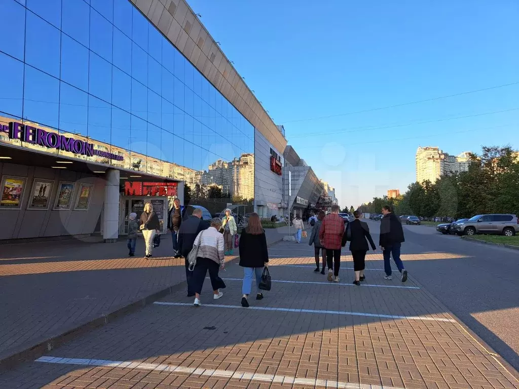 Под торговлю, банк, ресторан у метро Озерки 317.5 - Фото 0