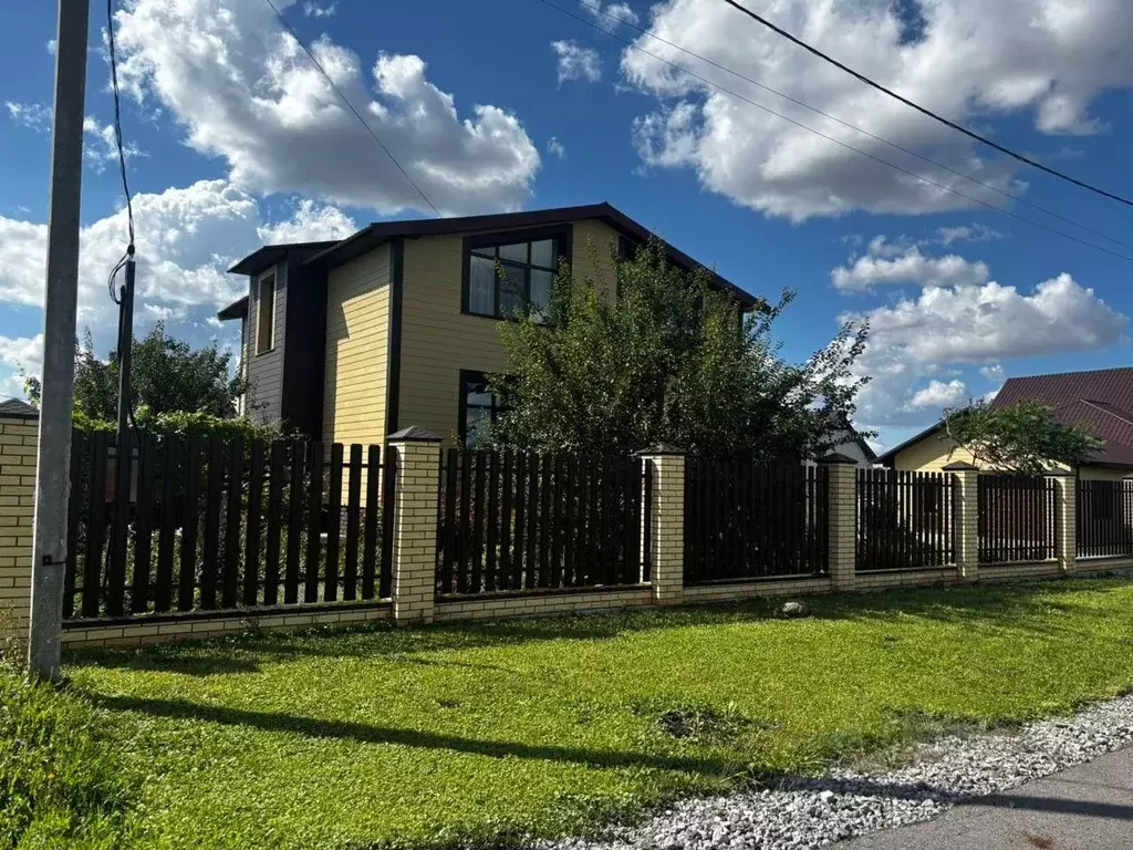 Дом в Липецкая область, пос. Лев Толстой ул. Сафонова, 3 (157 м) - Фото 1