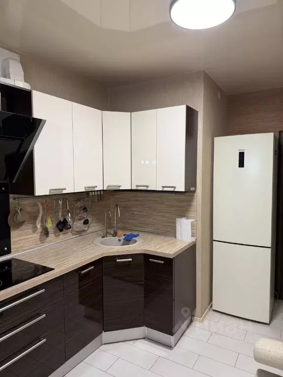 2-к кв. Свердловская область, Екатеринбург ул. Ясная, 22Г (64.8 м) - Фото 2