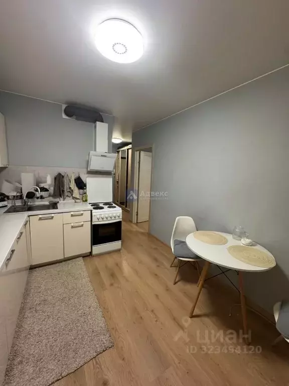 1-к кв. Тюменская область, Тюмень ул. Тимофея Чаркова, 28 (35.5 м) - Фото 1