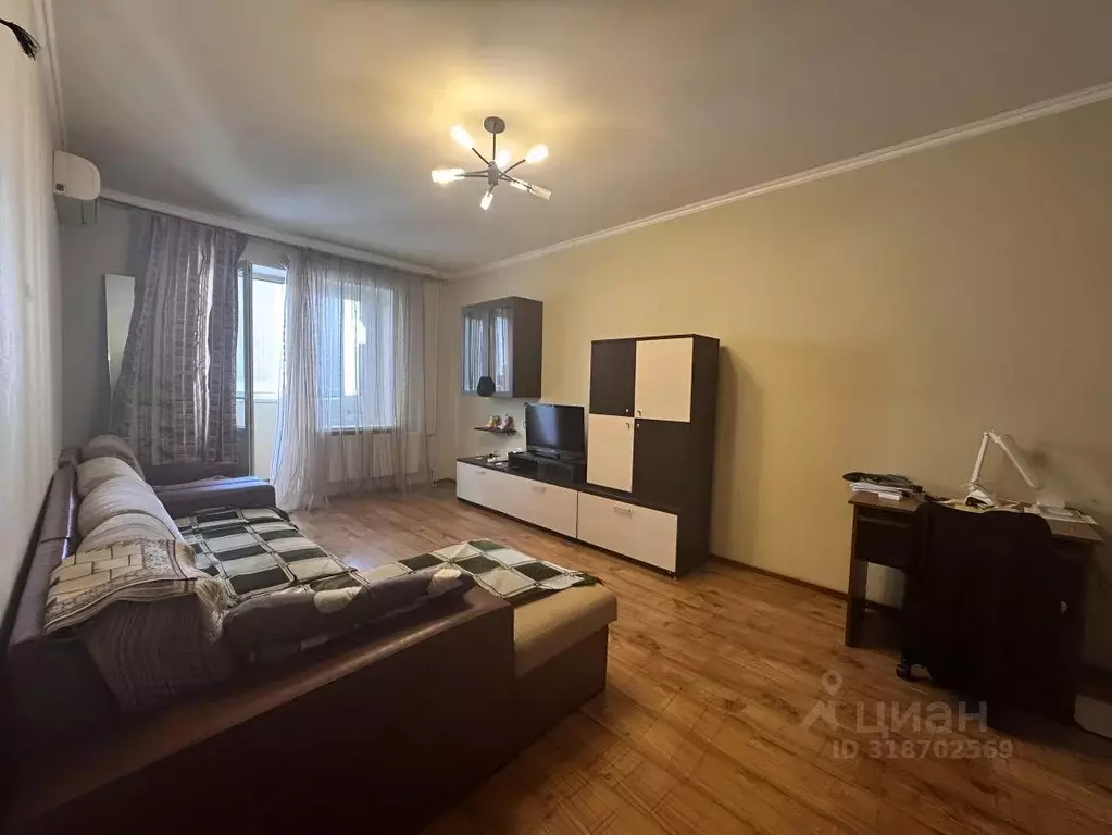 2-к кв. Астраханская область, Астрахань ул. Кирова, 84 (72.0 м) - Фото 0
