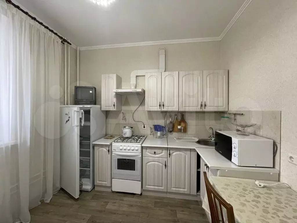 1-к. квартира, 50 м, 4/10 эт. - Фото 0