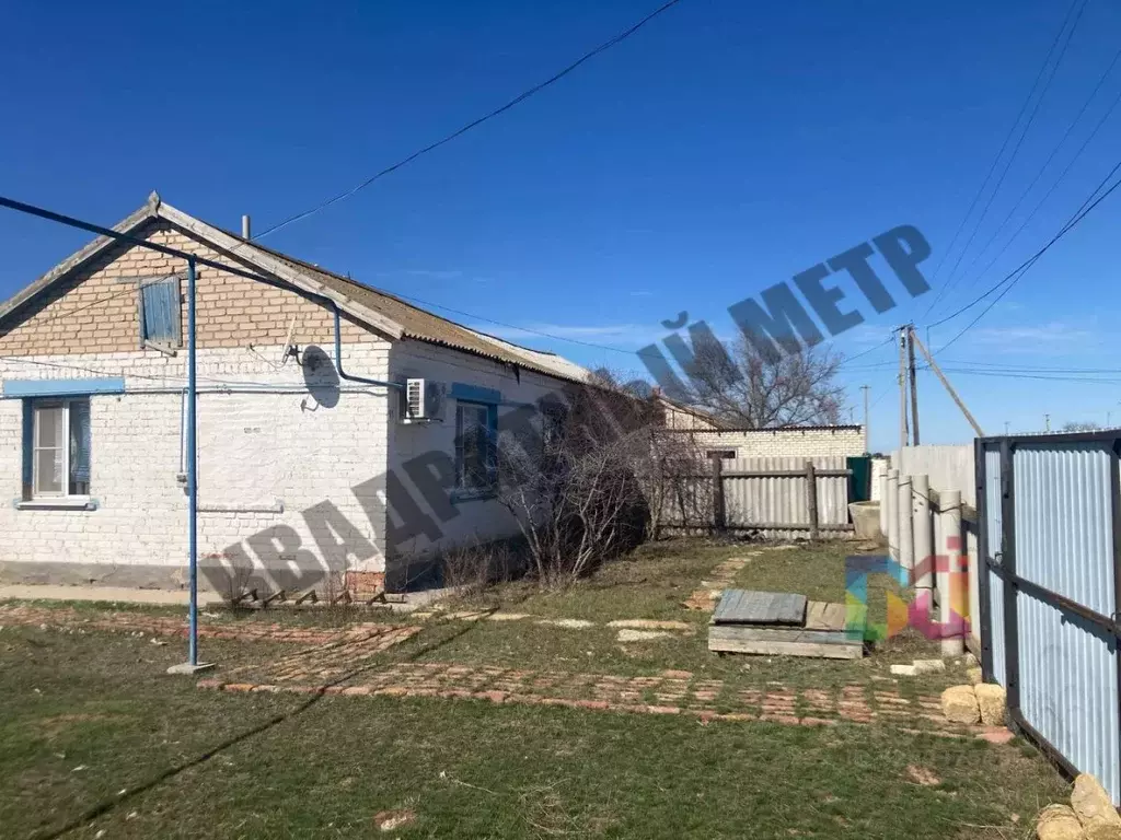 Дом в Калмыкия, Октябрьский район, пос. Цаган-Нур ул. Санджирова, 3 ... - Фото 2