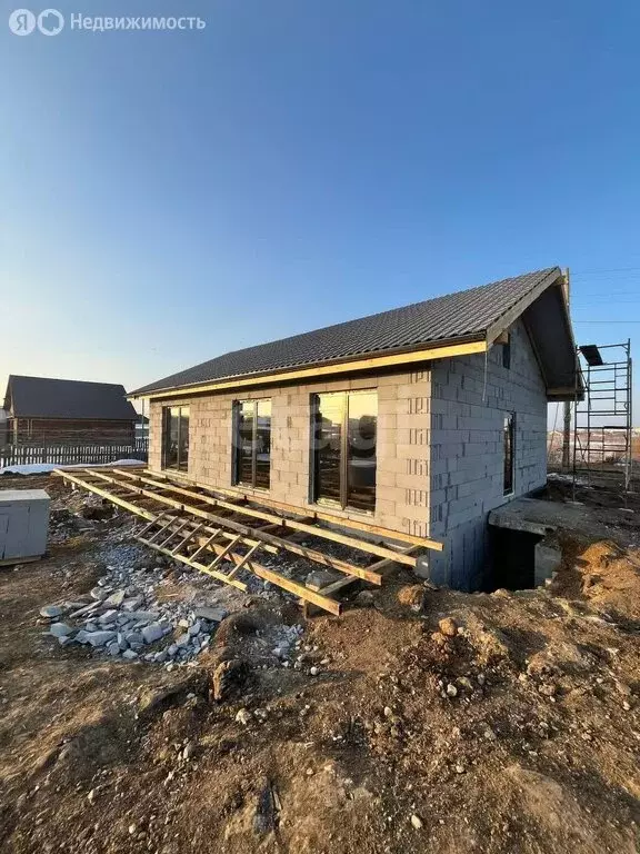 Дом в Богданович, улица Циолковского (100 м) - Фото 2