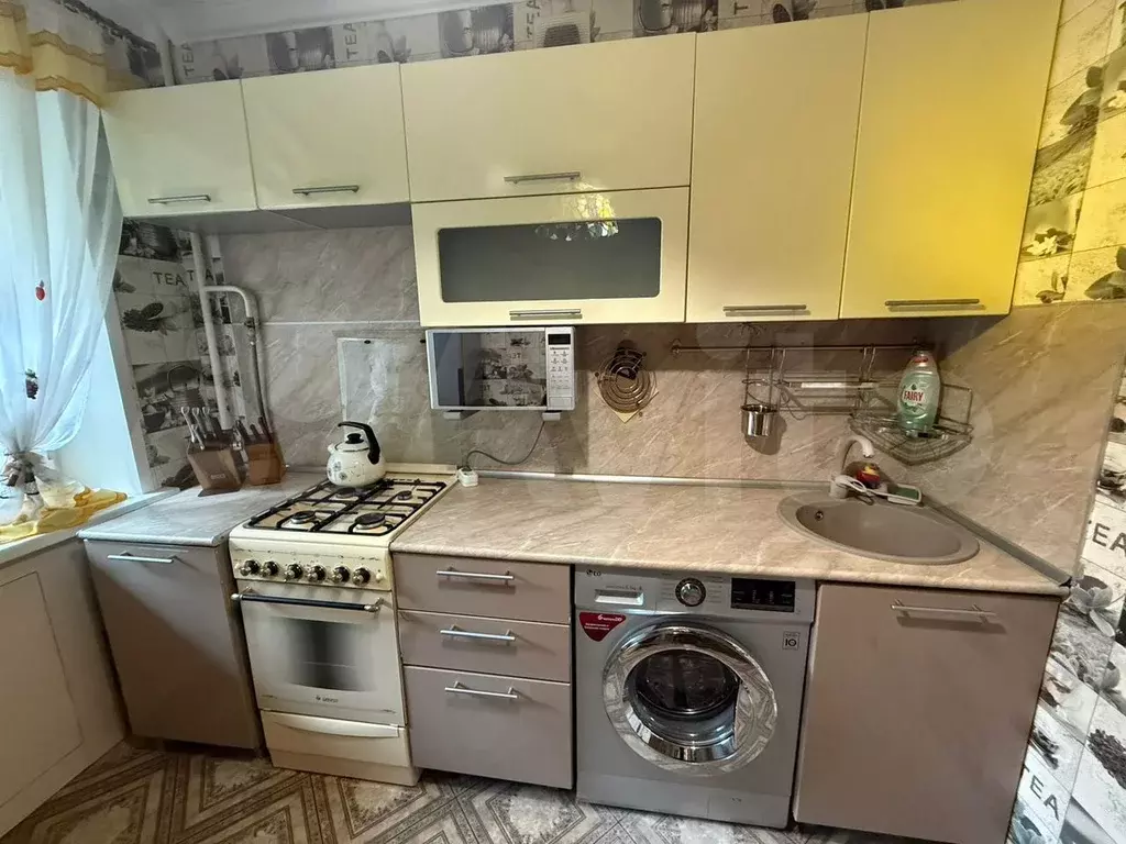 1-к. квартира, 32 м, 6/9 эт. - Фото 0