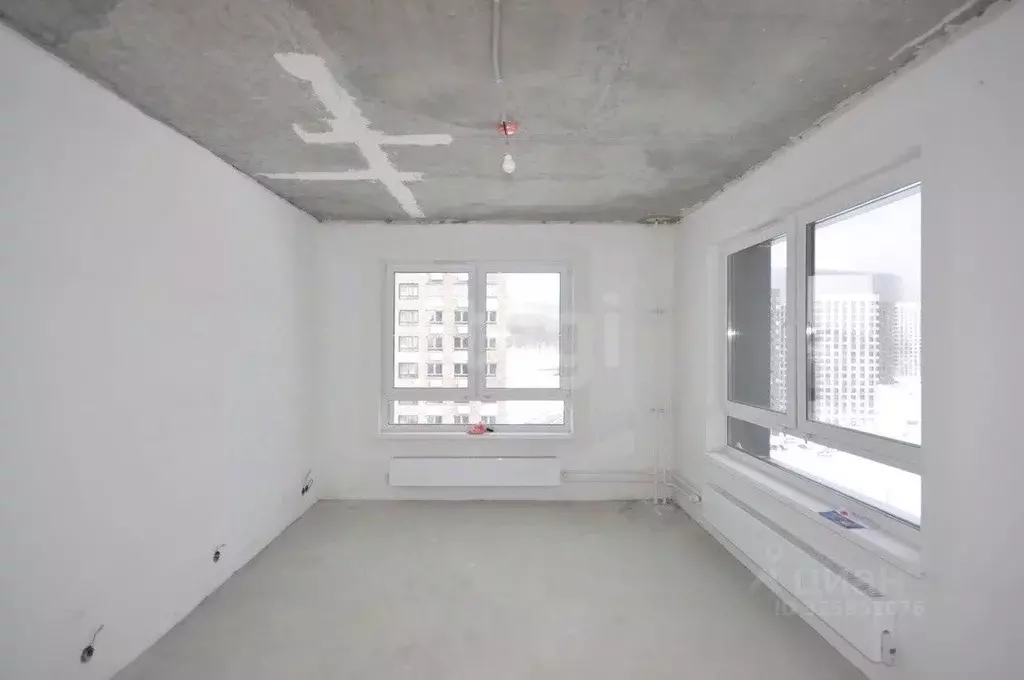 Студия Сахалинская область, Южно-Сахалинск ул. Имени Владимира ... - Фото 1