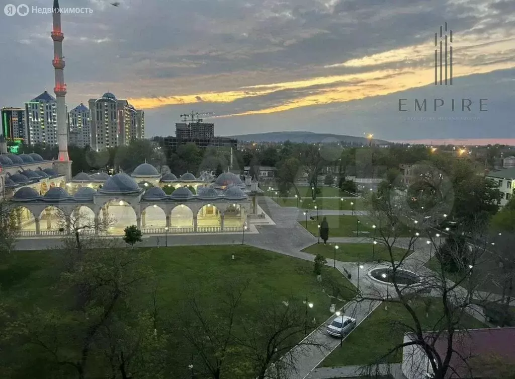 3-комнатная квартира: Гудермес, улица Исаева, 49А (81.3 м) - Фото 0