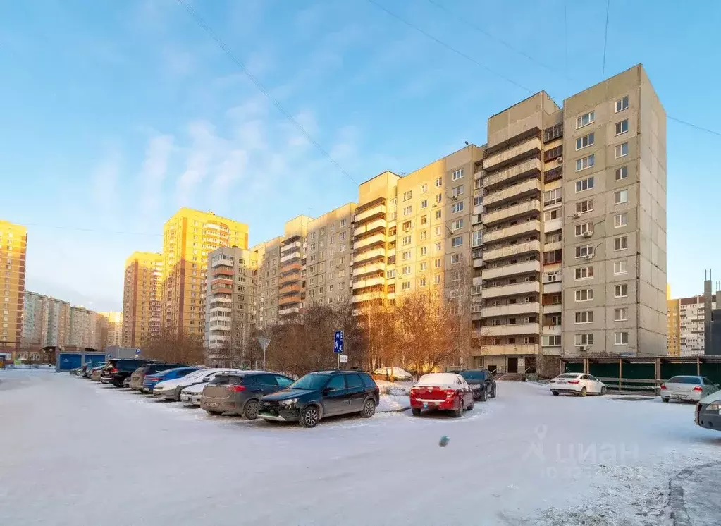 3-к кв. Тюменская область, Тюмень ул. Муравленко, 35 (69.0 м) - Фото 1