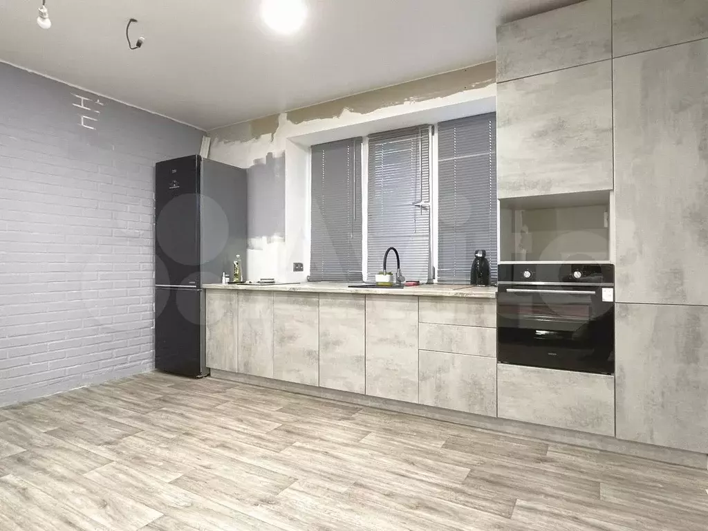 Квартира-студия, 32 м, 1/10 эт. - Фото 0