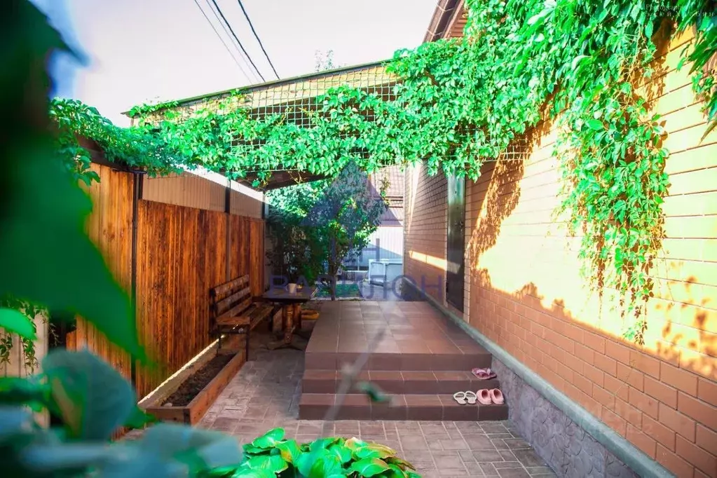 Таунхаус в Ростовская область, Волгодонск ул. Балтийская, 10/8с1 (120 ... - Фото 1