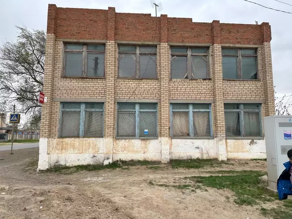 Помещение свободного назначения в Калмыкия, Лагань Колхозная ул., 1 ... - Фото 2