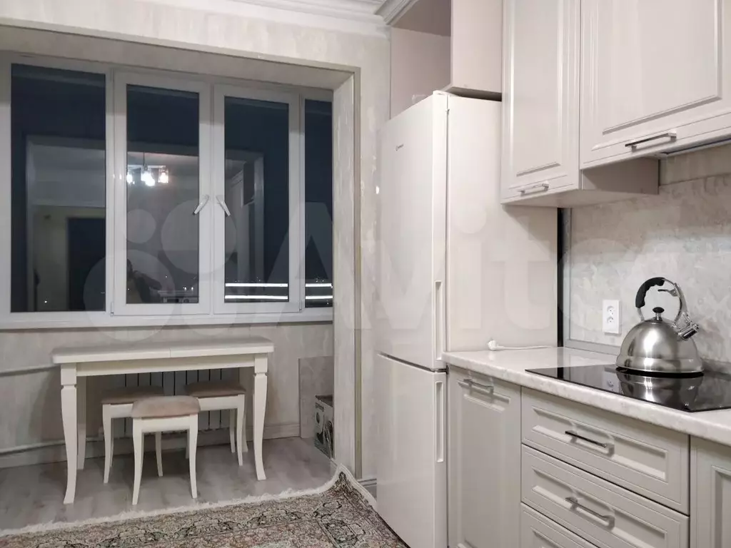 1-к. квартира, 48 м, 7/10 эт. - Фото 1