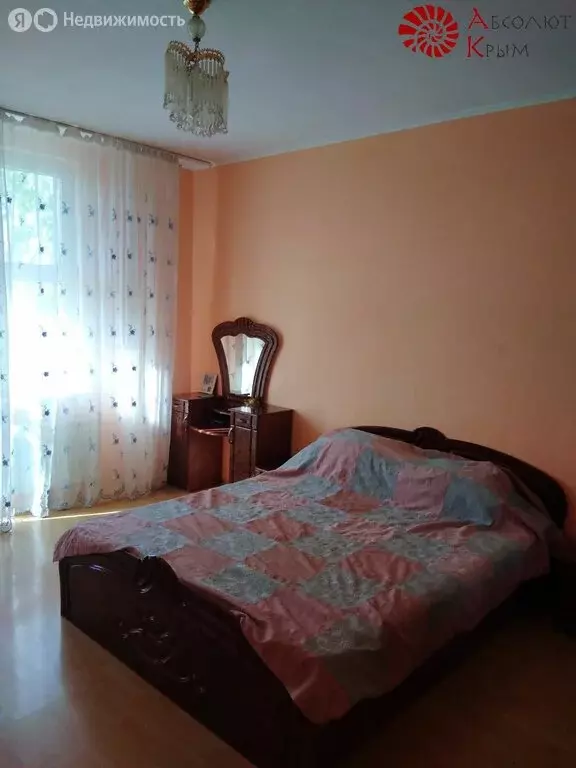 3-комнатная квартира: Феодосия, улица Десантников, 7Б (91 м) - Фото 0