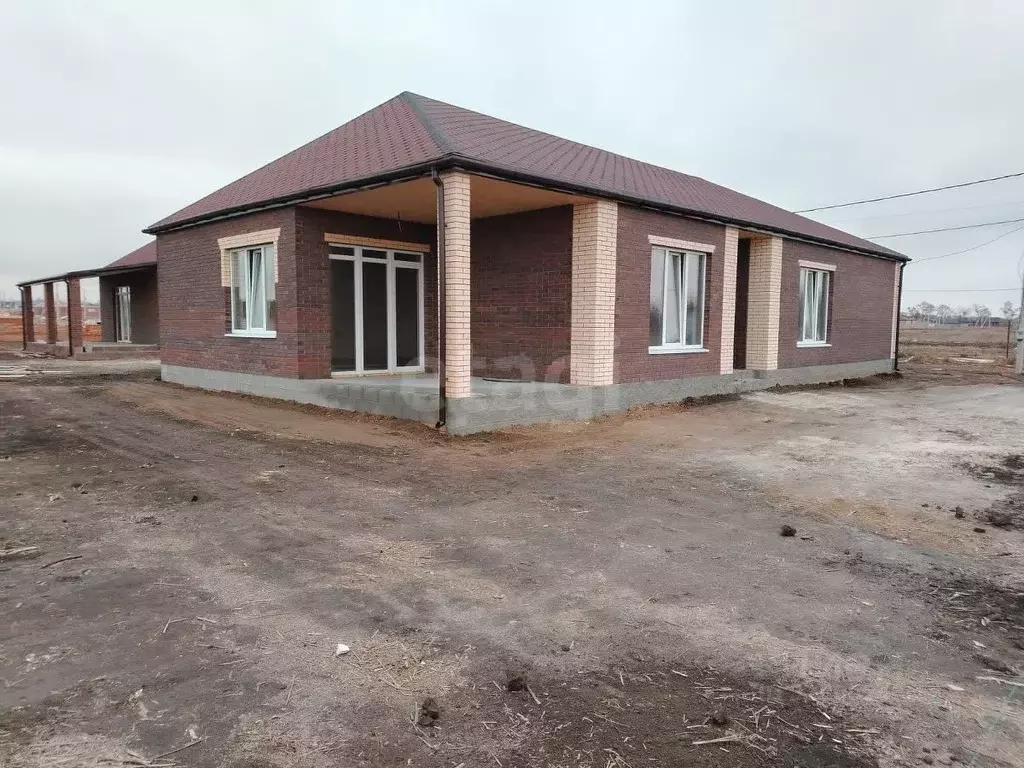 Дом в Ростовская область, Неклиновский район, с. Новобессергеневка ул. ... - Фото 1