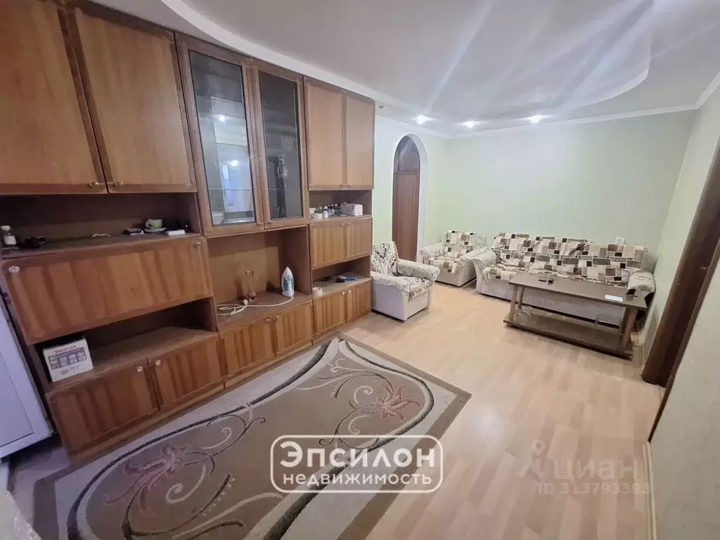 4-к кв. Курская область, Курск ул. Чернышевского, 8 (60.9 м) - Фото 1