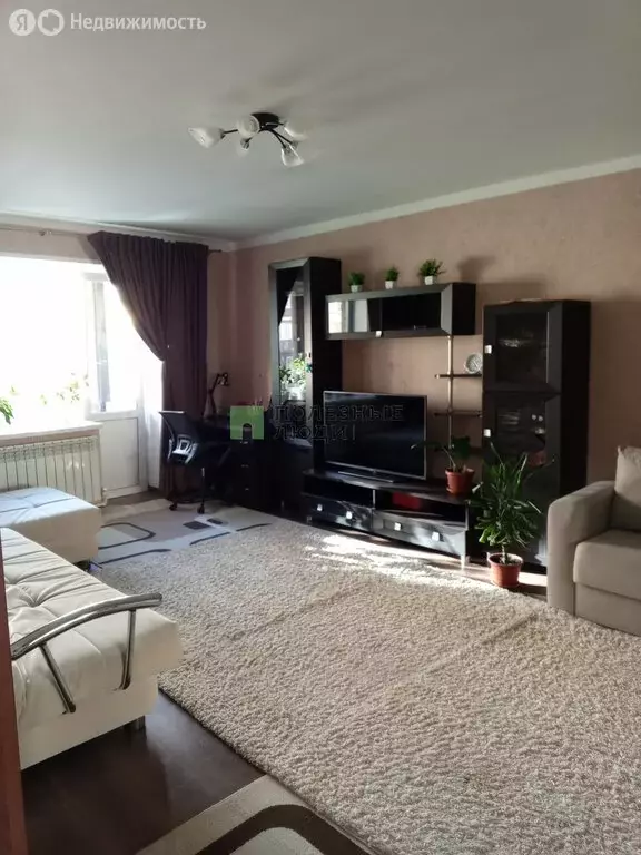 1-комнатная квартира: Агрыз, Октябрьская улица, 10 (39 м) - Фото 1