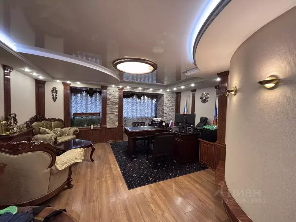 Офис в Саратовская область, Саратов ул. Имени Н.Г. Чернышевского, 92А ... - Фото 1