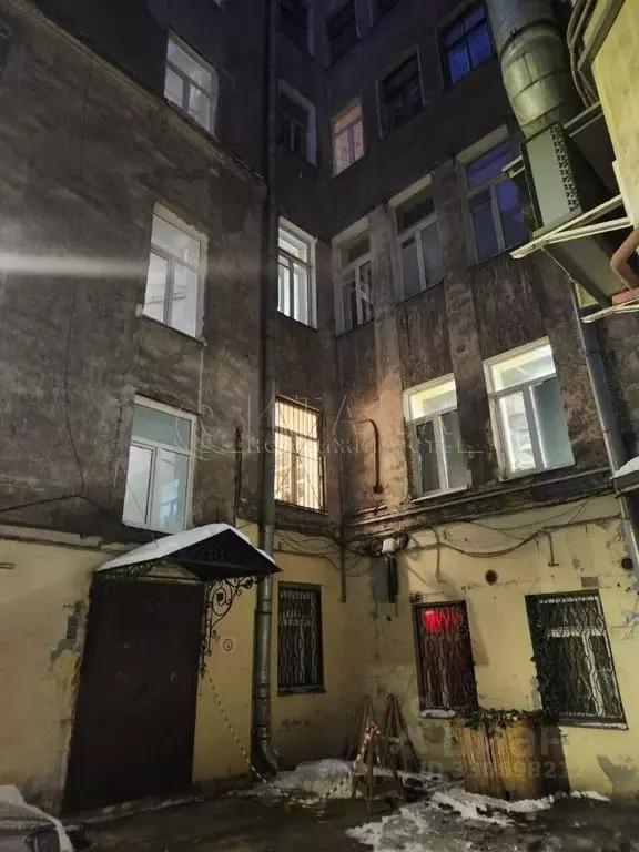 Комната Санкт-Петербург ул. Белинского, 13 (11.4 м) - Фото 0